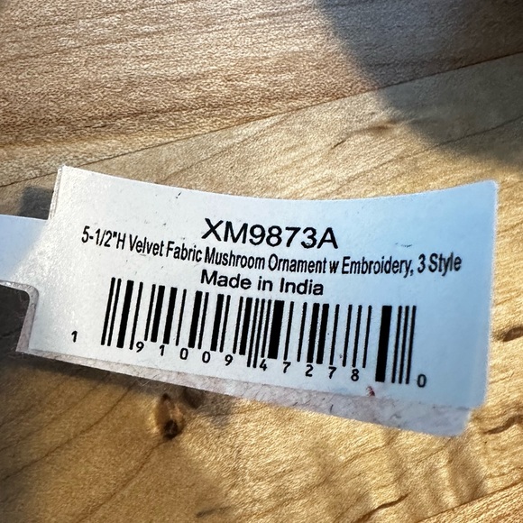 Adorable mushroom Christmas ornaments - velvet soft fabric with embroidery - Picture 5 of 5